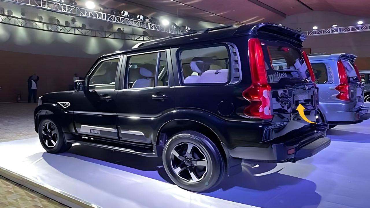Mahindra Scorpio S 11